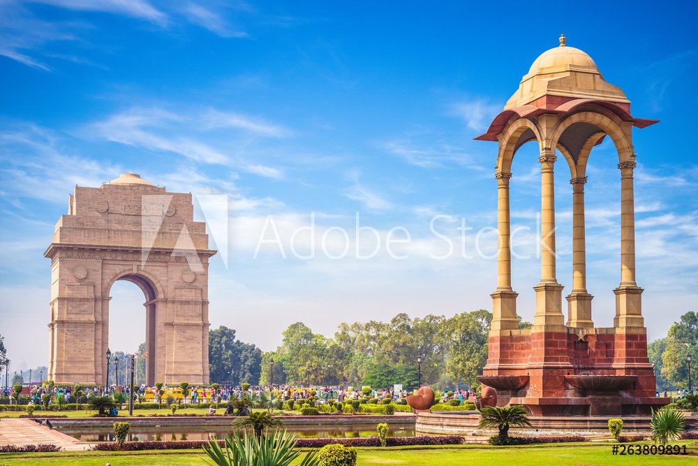 Canopy and India Gate in New Delhi, India, dehradun to delhi taxi service